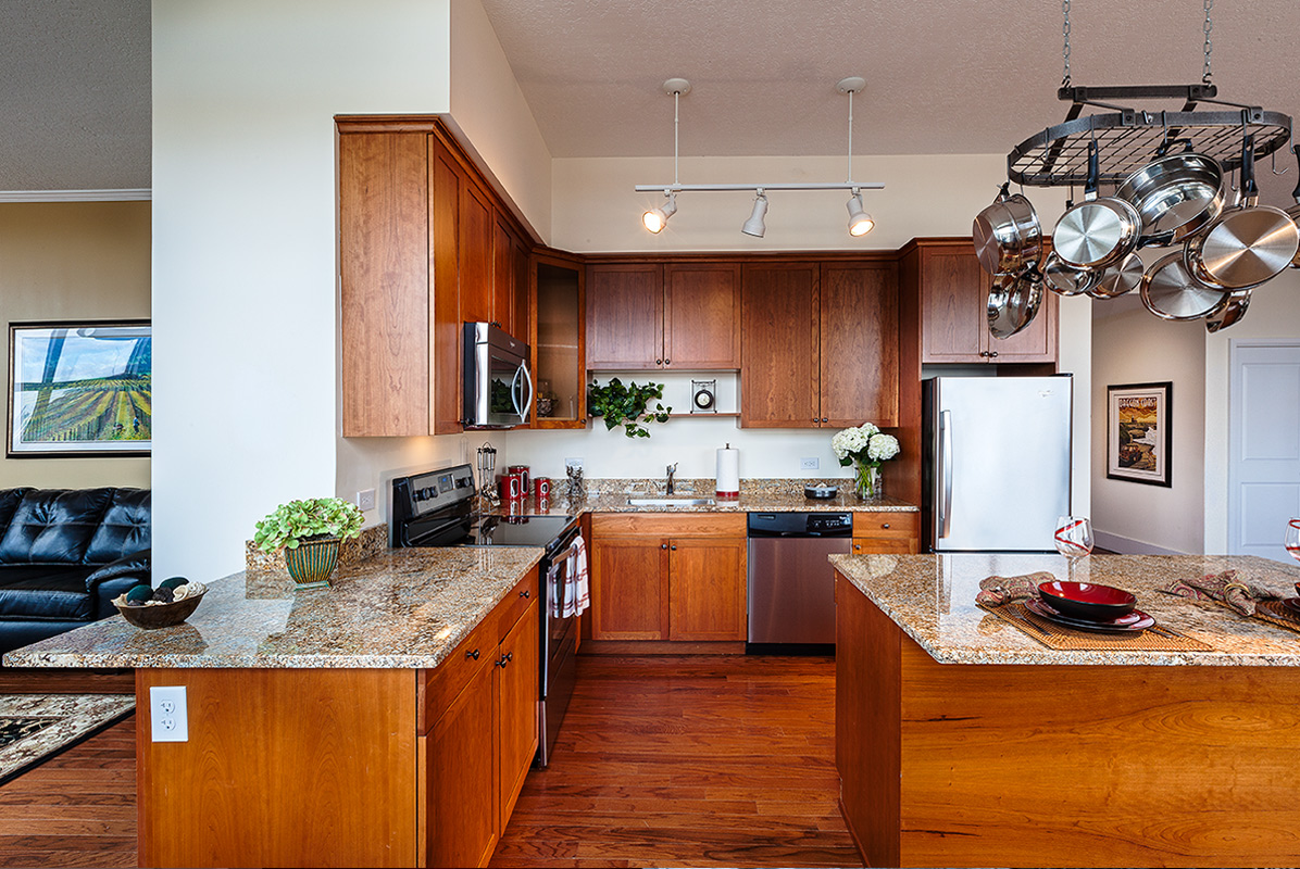 Interior architectural photograph at Cast Iron Lofts in Jersey City New Jersey.  City Homes and Gardens, Manhattan Building Company. Luxury rental apartments with numerous amenities. Swimming pool,gym,library,laundry in the apartments, high ceilings, wood floors, Viking appliances in the kitchen : IMAGES-Keywording : New York NY Architectural Photographer | Interior and Exterior