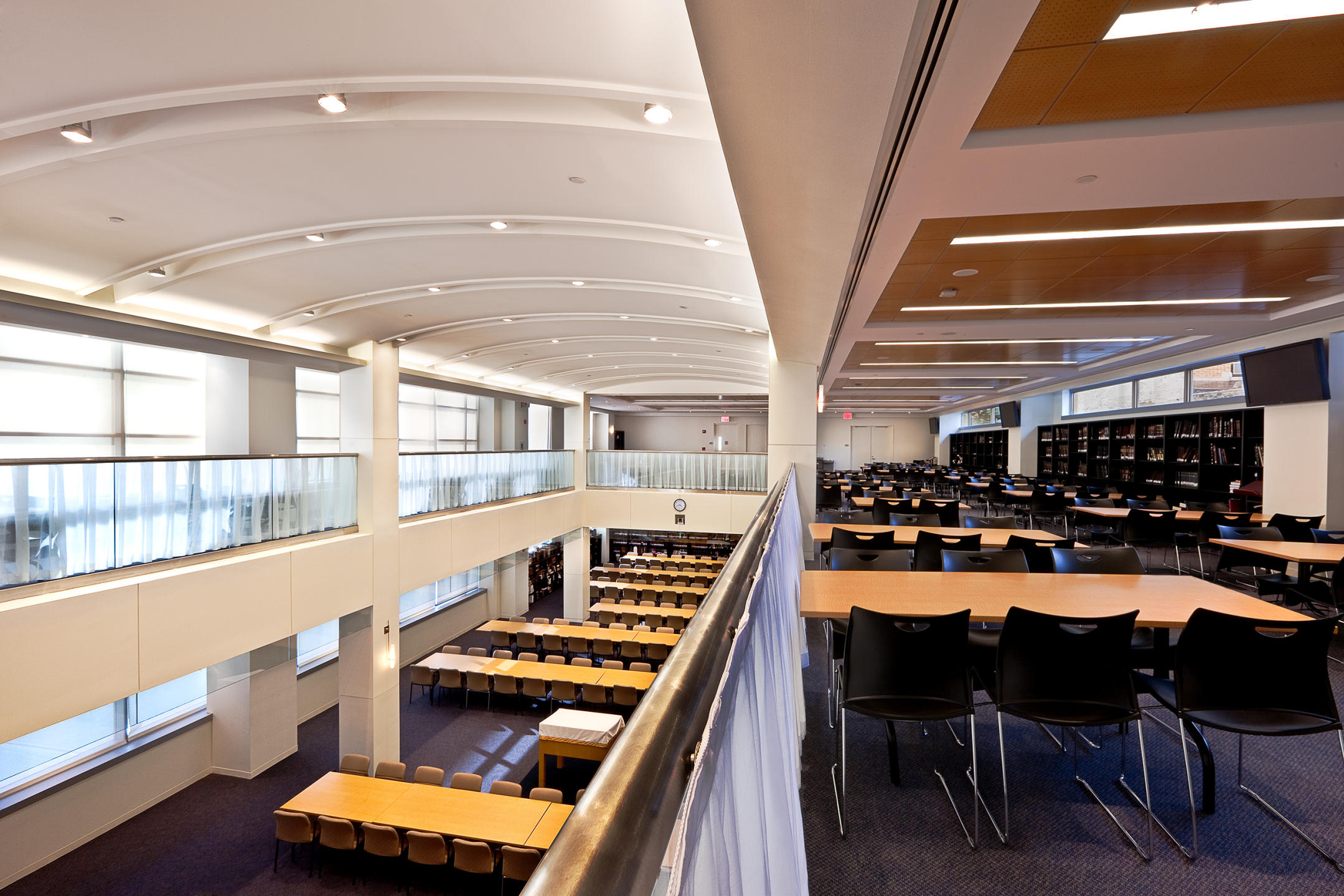 Yeshiva University library and study area as seen from the balcony : MBI Group NYC : New York NY Architectural Photographer | Interior and Exterior