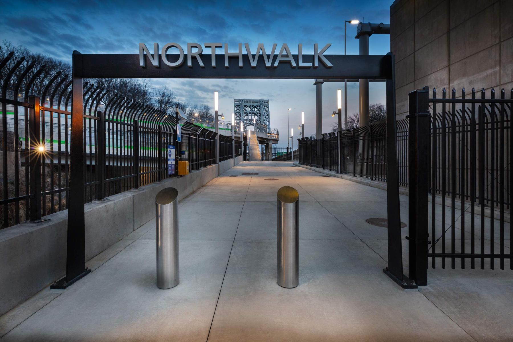 Fort Lee - New Jersey- Port Authority of NYNJ project featuring the renovated Northwalk for pedestrians and bicyclists.  The Northwalk runs from Fort Lee-NJ to NYC at 180th street. : Port Authority NYNJ : New York NY Architectural Photographer | Interior and Exterior